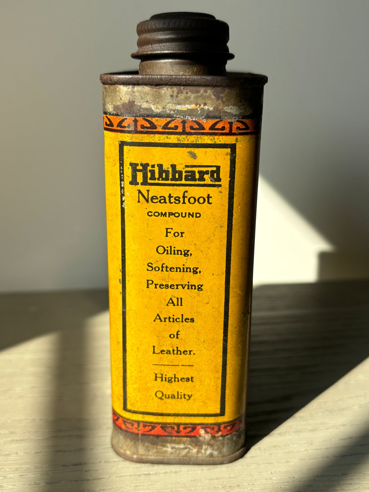 Hibbard NEATSFOOT Compound - 1 pint tin (Chicago)