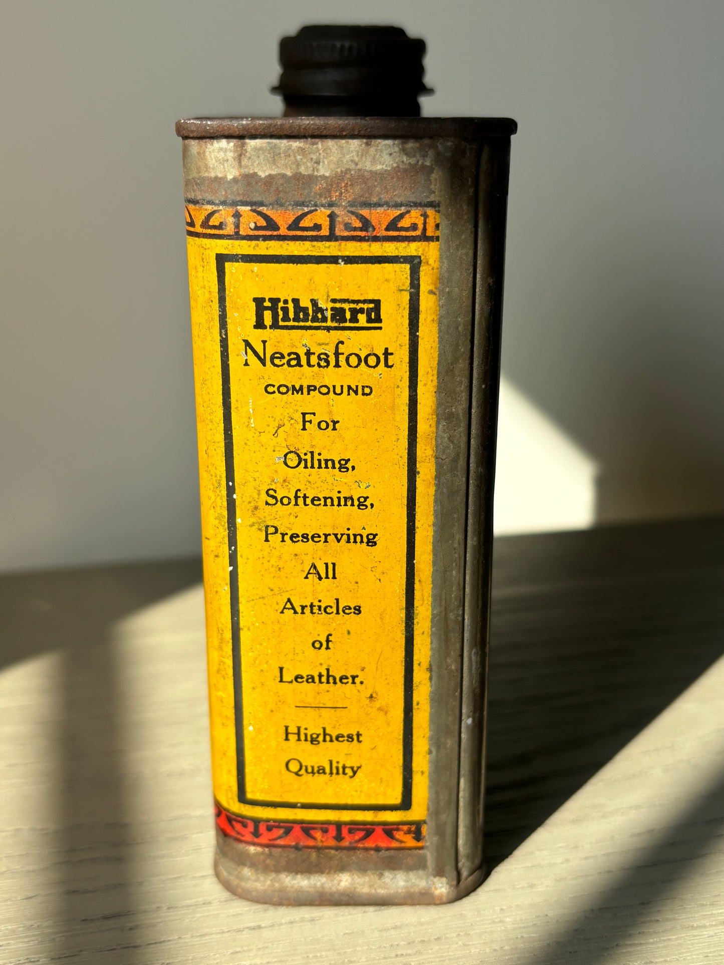 Hibbard NEATSFOOT Compound - 1 pint tin (Chicago)