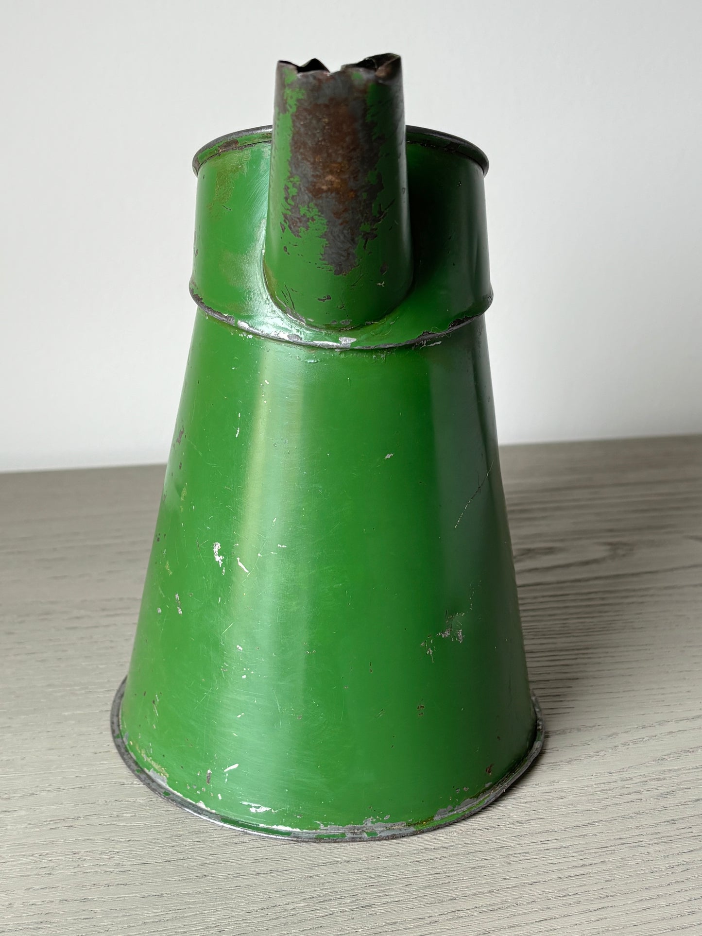 Quart oil pourer dated 1949