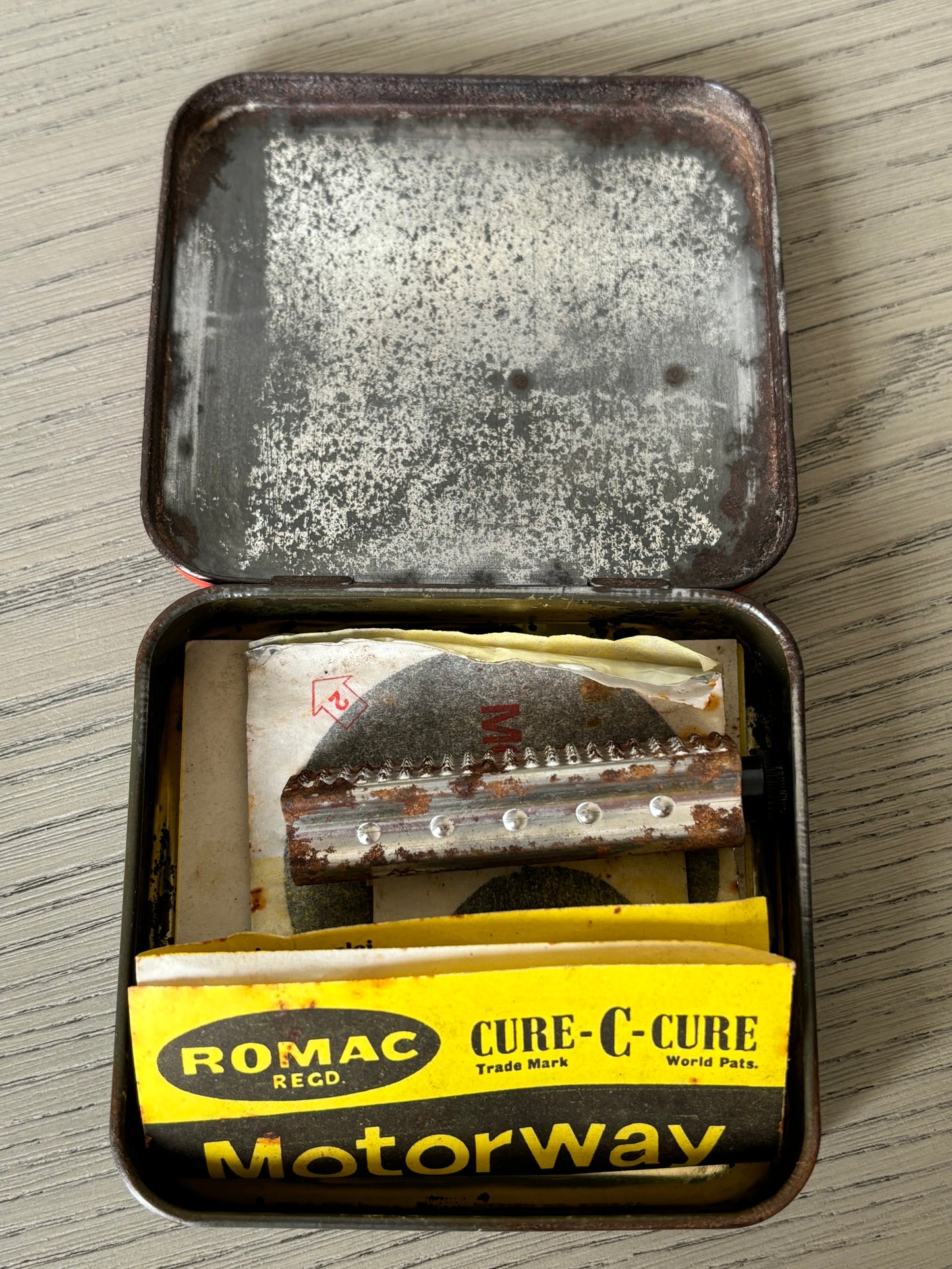 ROMAC Puncture Repairs tin