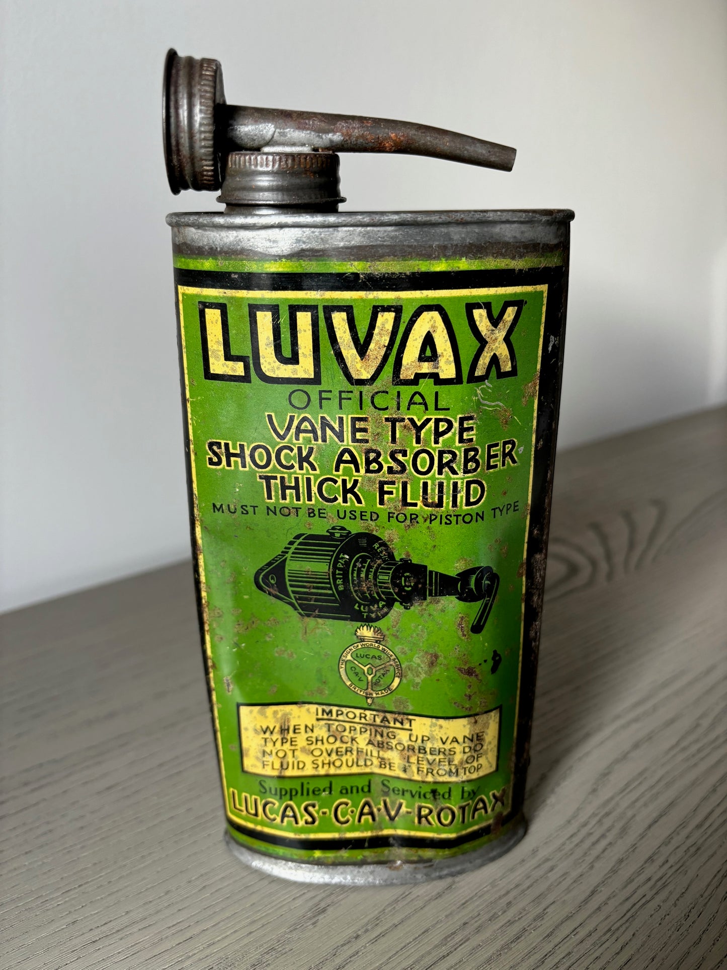 LUVAX oil can