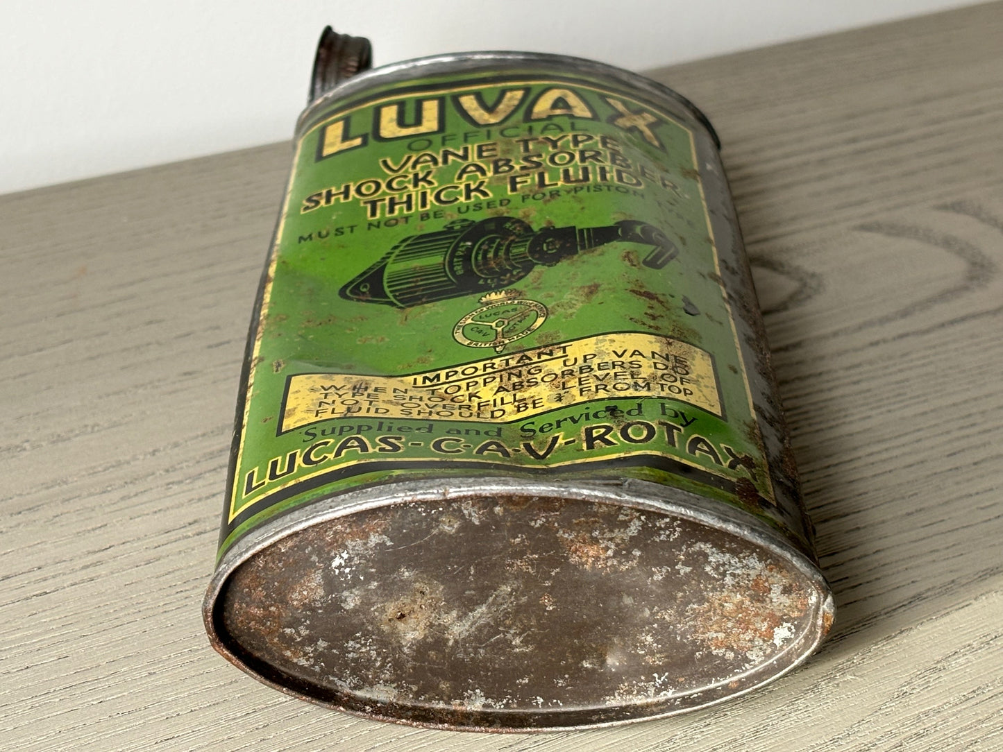 LUVAX oil can