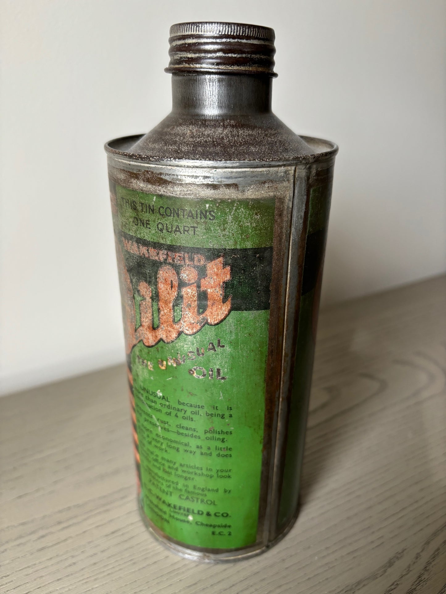 C.C.WAKEFIELD & CO. OILIT Quart oil can