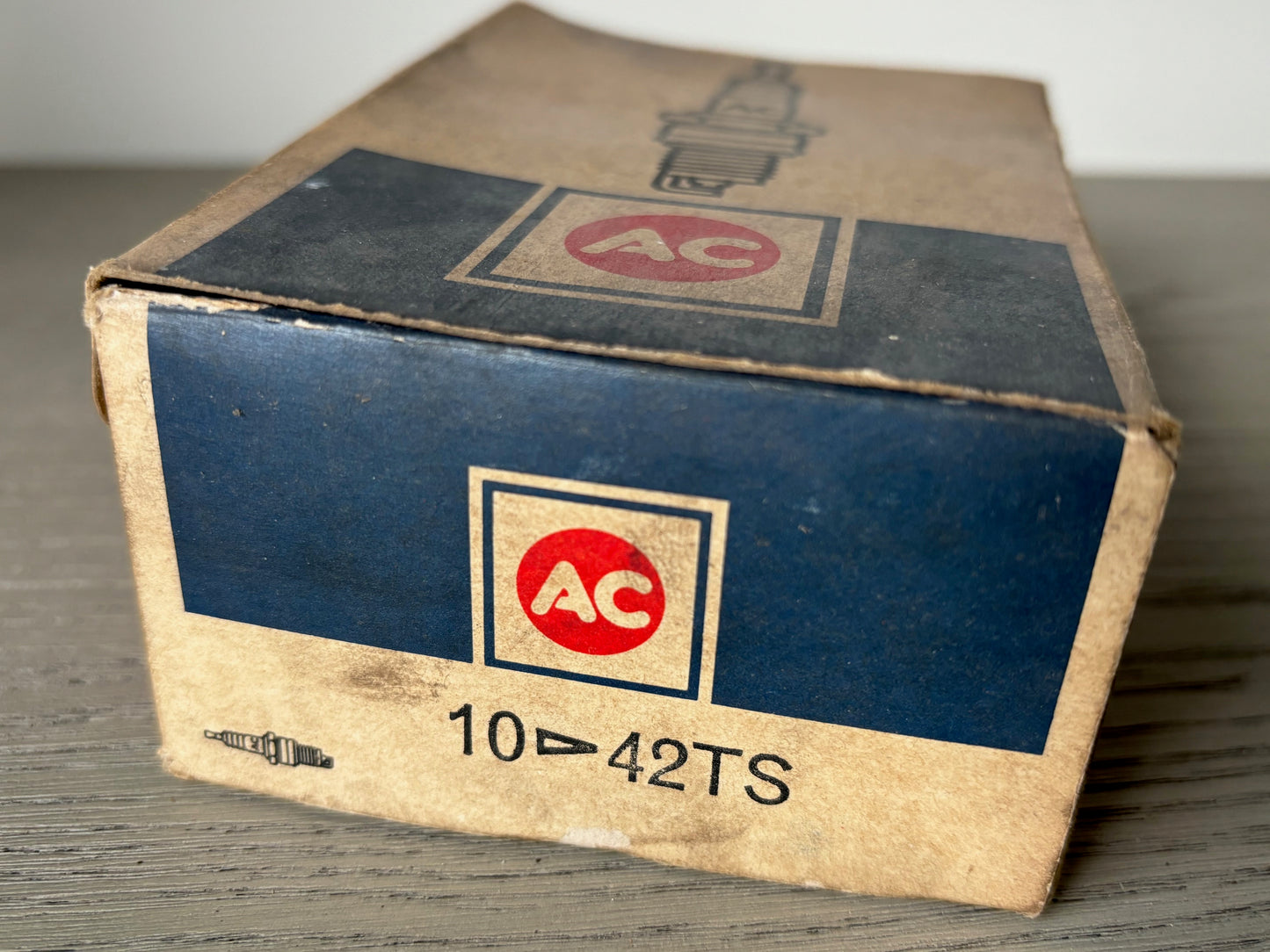 AC Sparkplugs (42TS) New Old Stock (NOS) - contains 6 sparkplugs