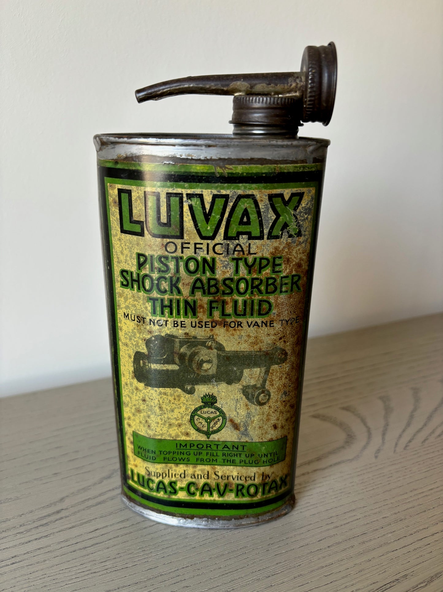 LUVAX oil can