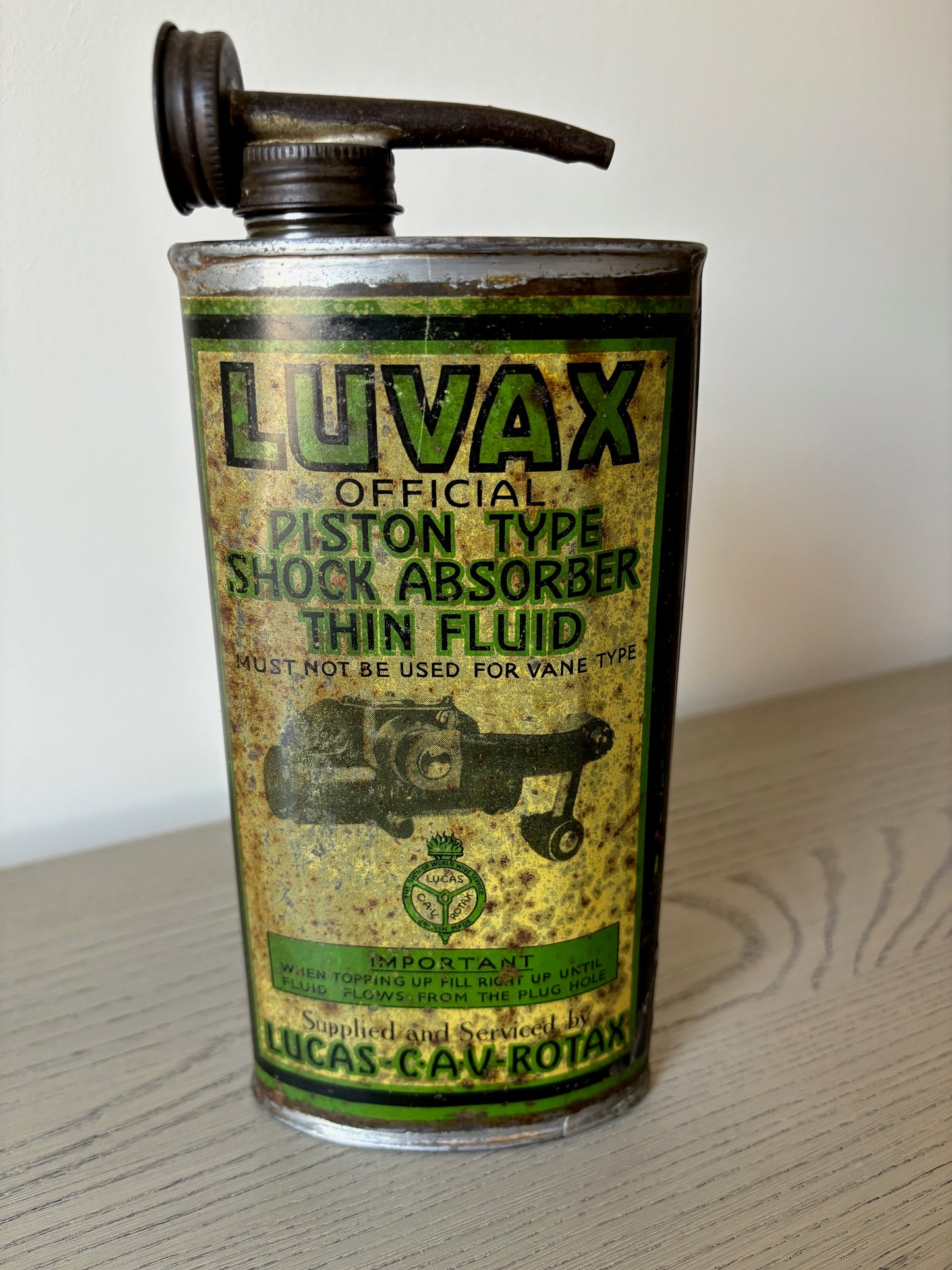 LUVAX oil can