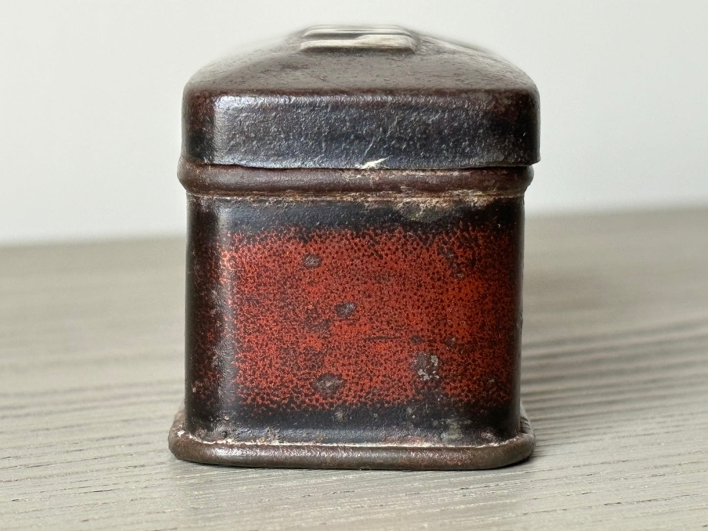 LODGE Spark Plug tin