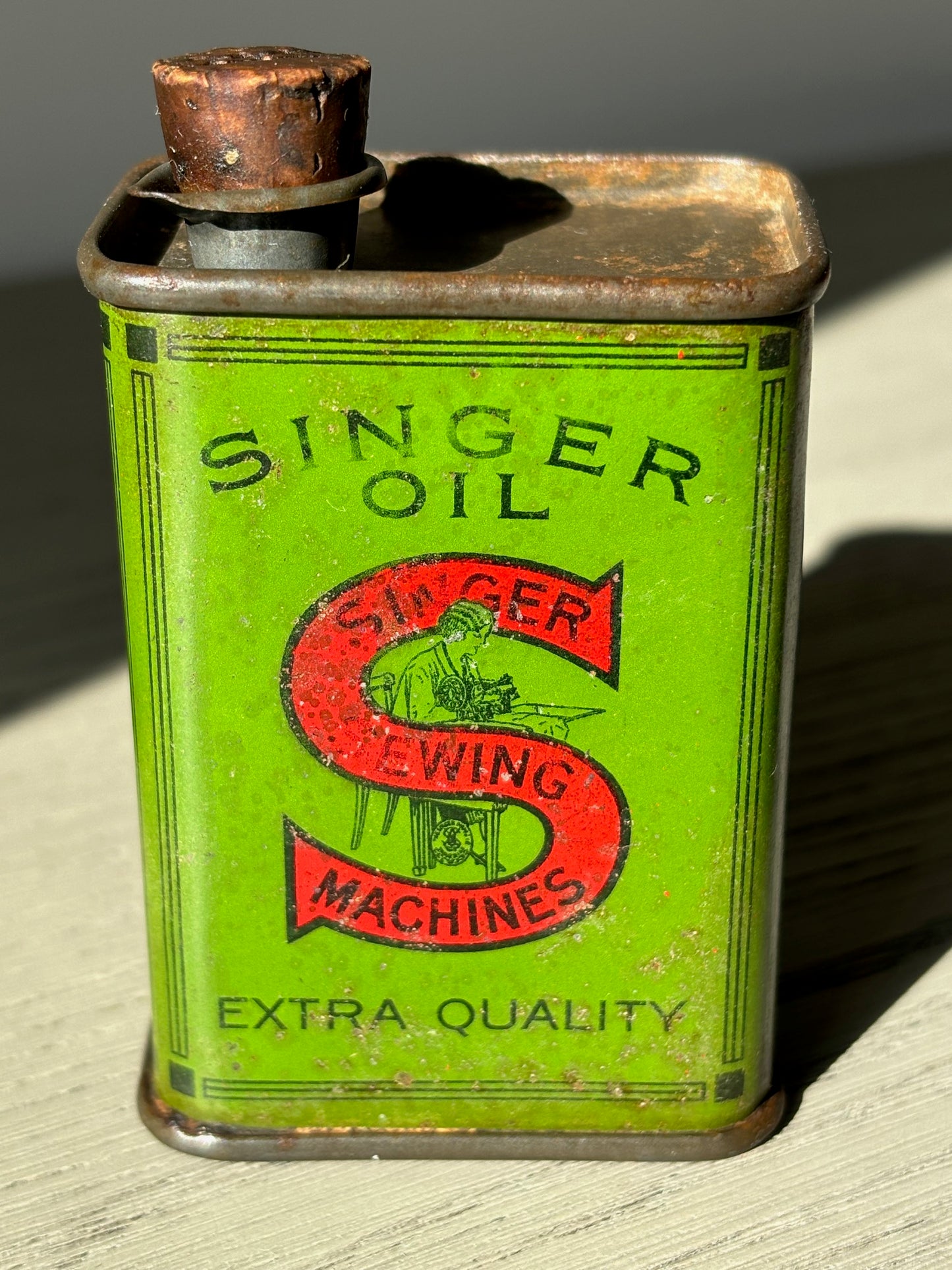 SINGER oil can