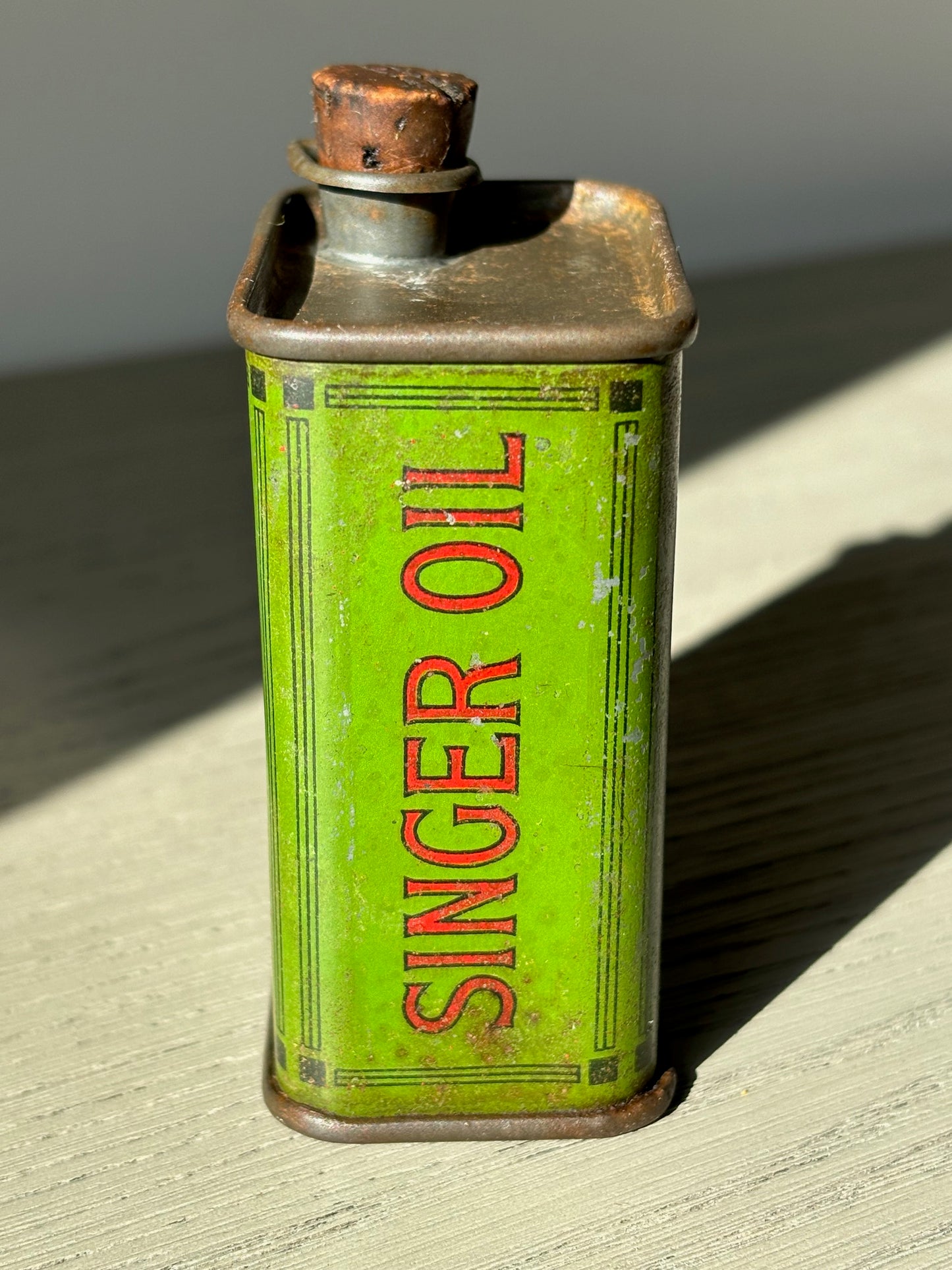 SINGER oil can