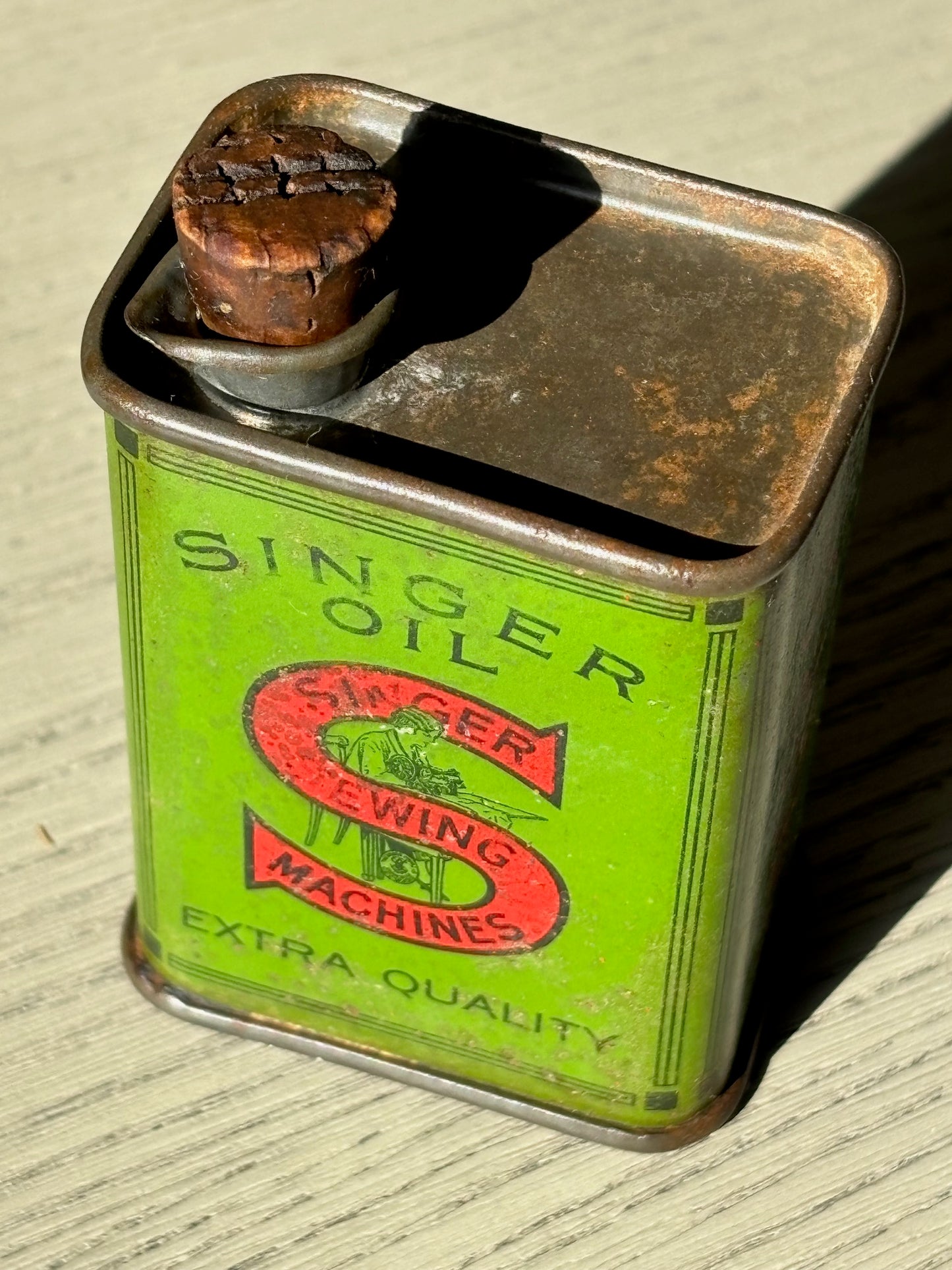 SINGER oil can